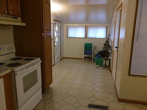 Kitchen/laundry