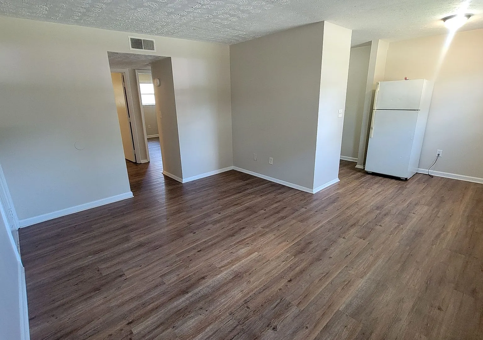 6510 Hackel Dr — Photo 2
