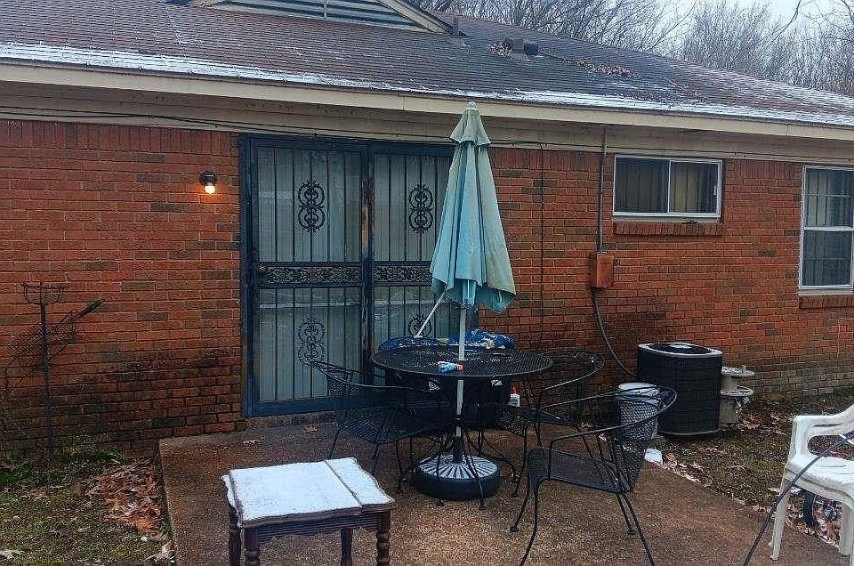 2nd image of 3844 Brookmeade St
