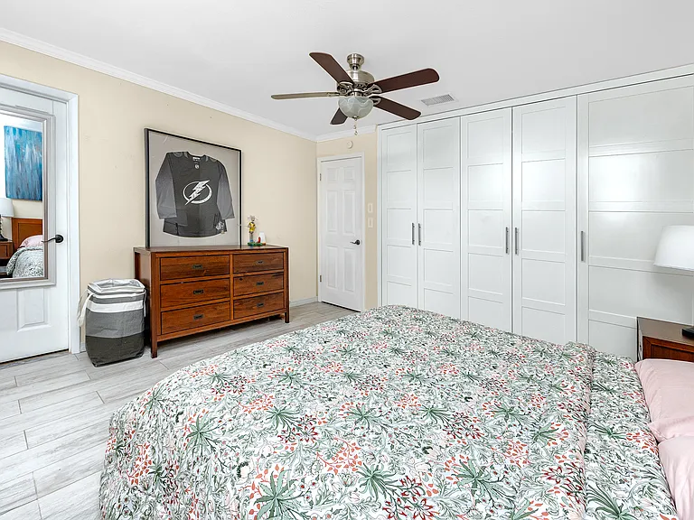 12103 71st Way - Primary Bedroom with King size bed