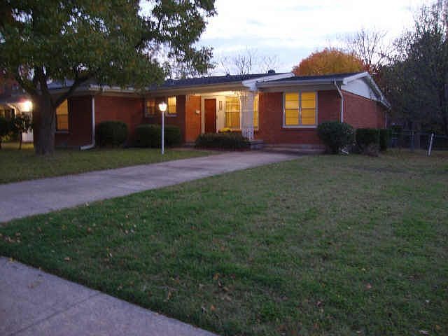1st image of 2104 Highwood Dr
