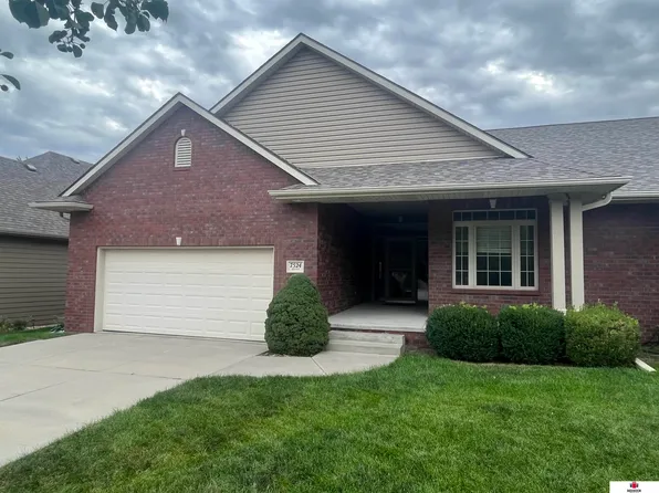 7524 Kentwell Ln, Lincoln, NE 68516