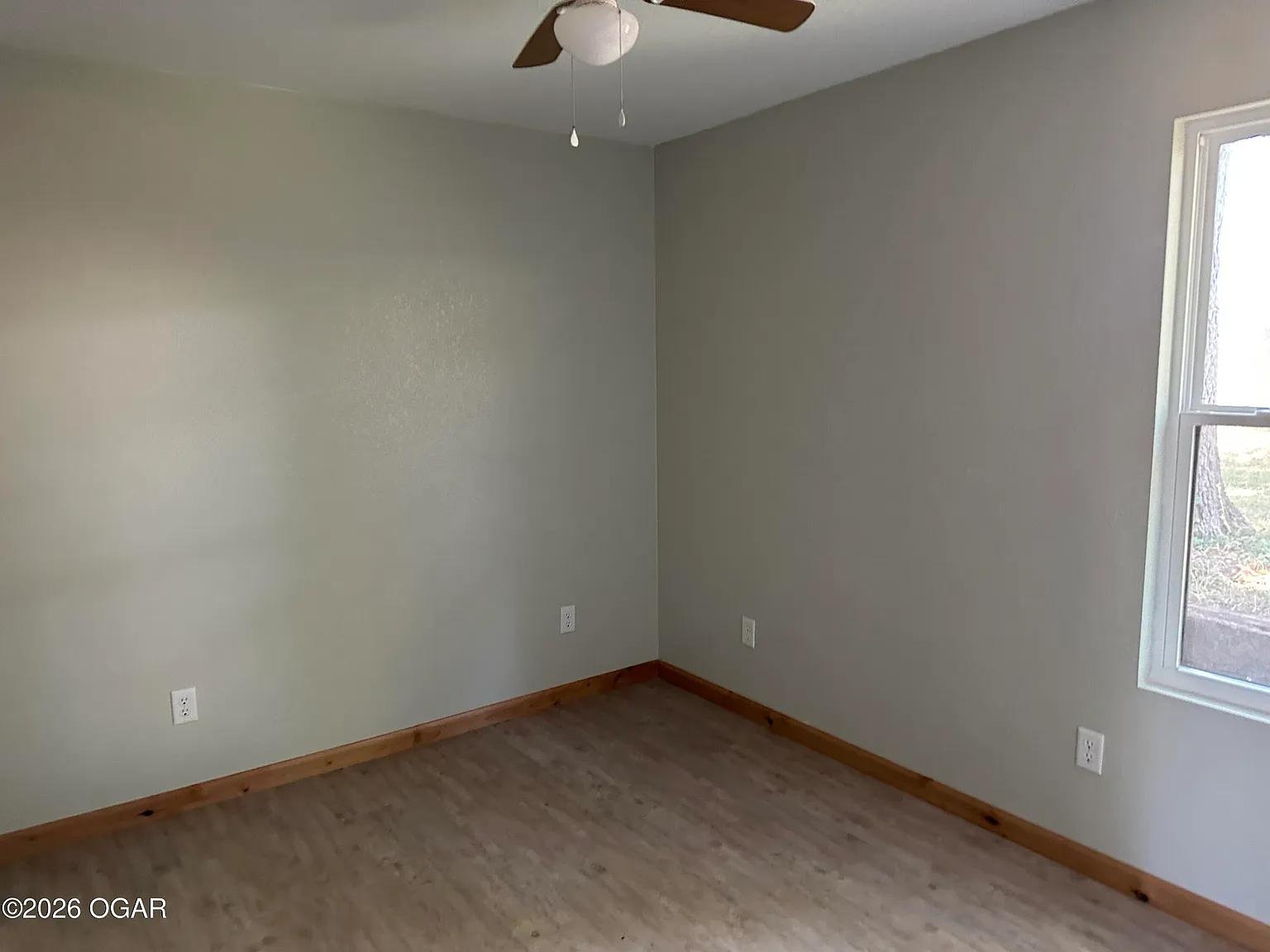 717 Benham Ave — Photo 4