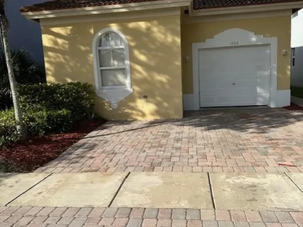 1056 NE 39th Ave, Homestead, FL 33033