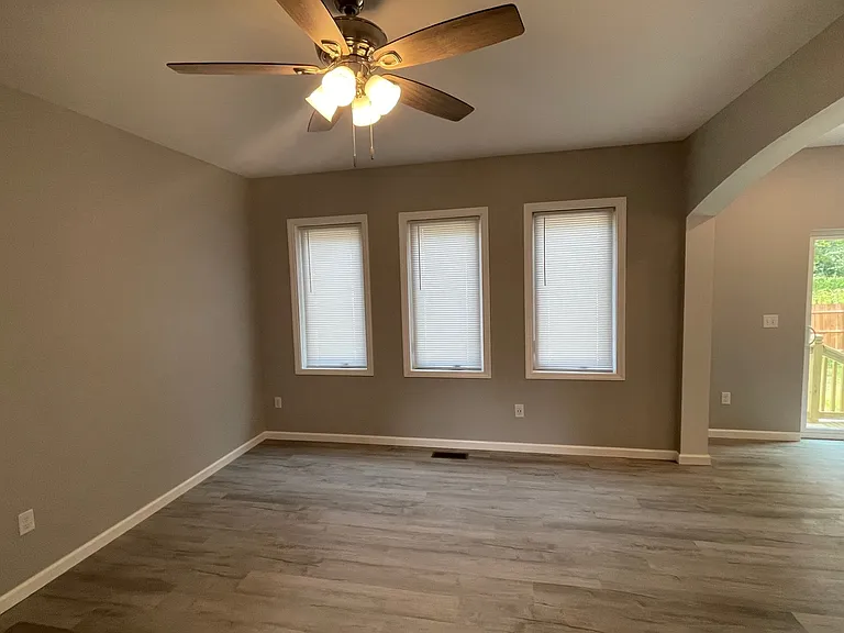 98 Timberhill Dr — Photo 7