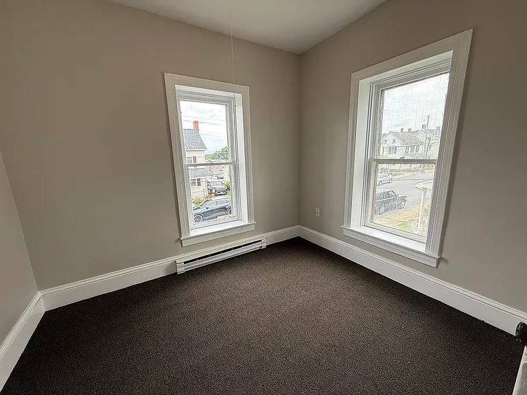 10 Fairview Ave #2 — Photo 9