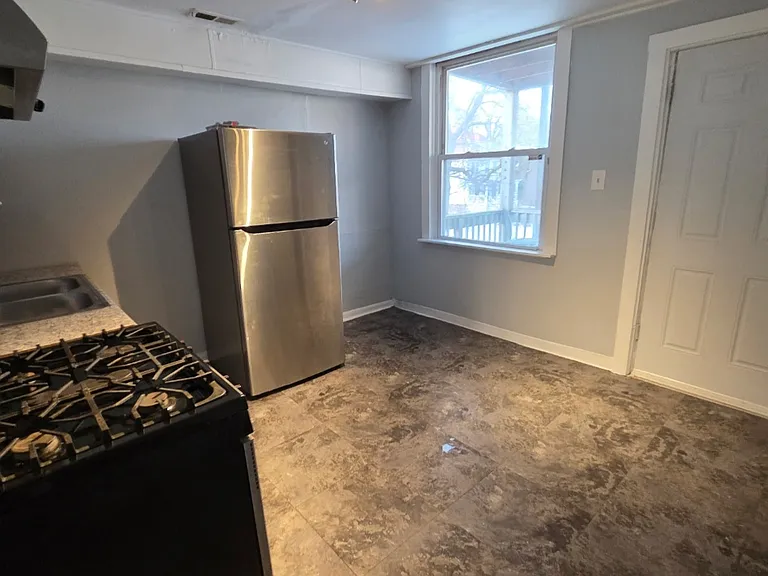 2704 E 77th St #2W — Photo 4