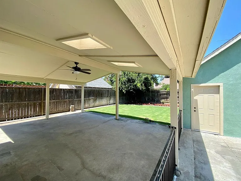 935 E Clinton Ave — Photo 42