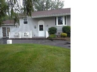 11538 Bonnie Lake Dr, Alden, NY 14004