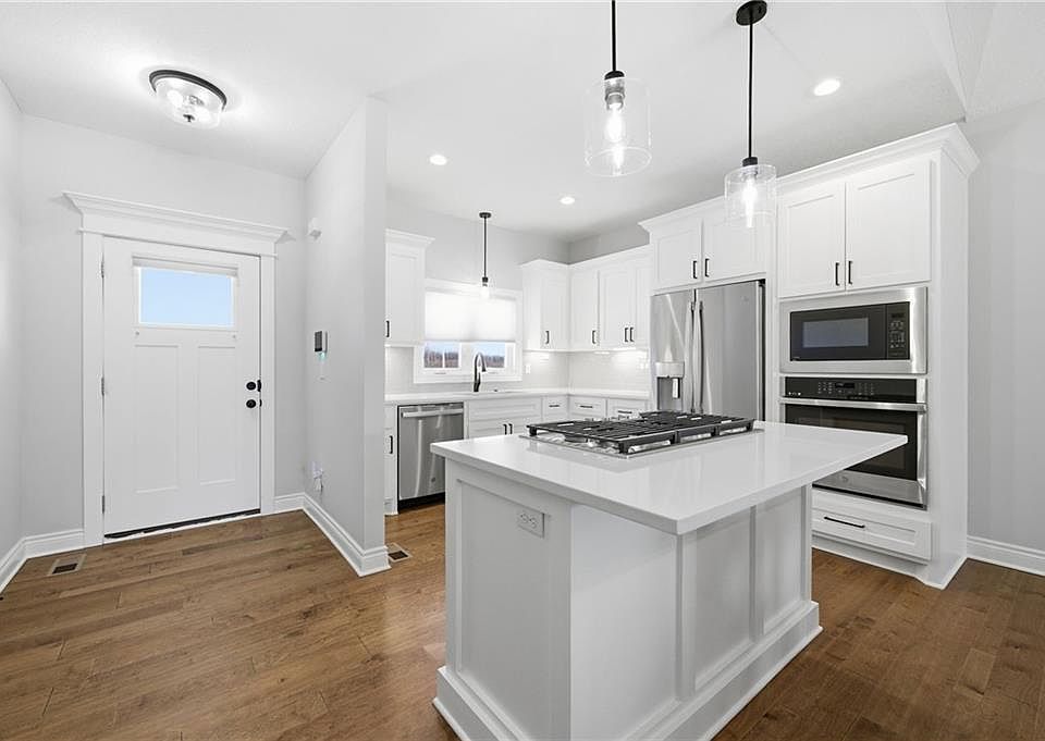 519 NW 110th St, Kansas City, MO 64155 | Zillow