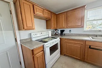 231 Williams Ave #2 — Photo 4