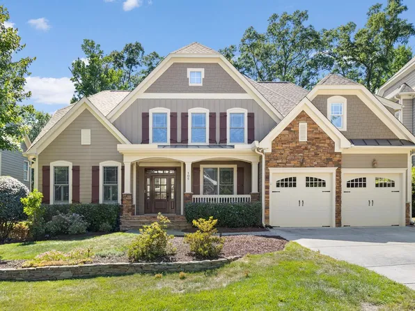 105 Woodland Ridge Ct, Cary, NC 27519