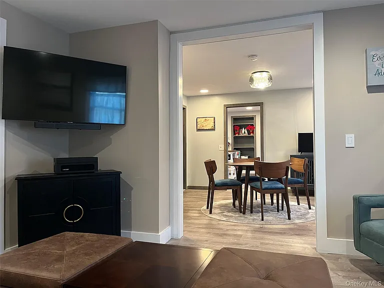 824 W Main St — Photo 16