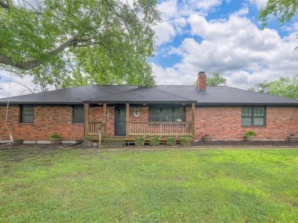 1905 W Elm St, Greenwood, MO 64034