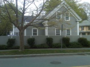 27 Pleasant St, Manchester, MA 01944