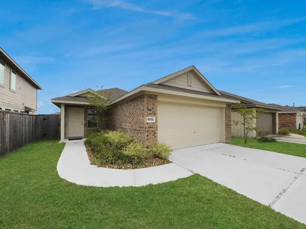 9014 Estes Lakes Dr, Baytown, TX 77521