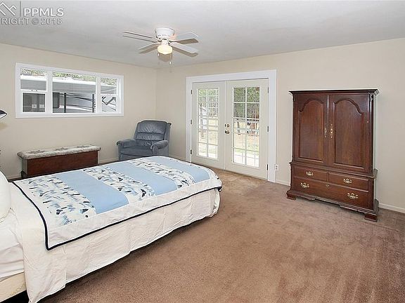 17'x12' Master Bedroom with door to patio