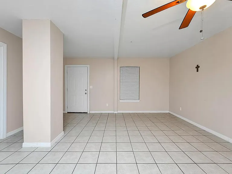 501 E Washington Ave — Photo 1