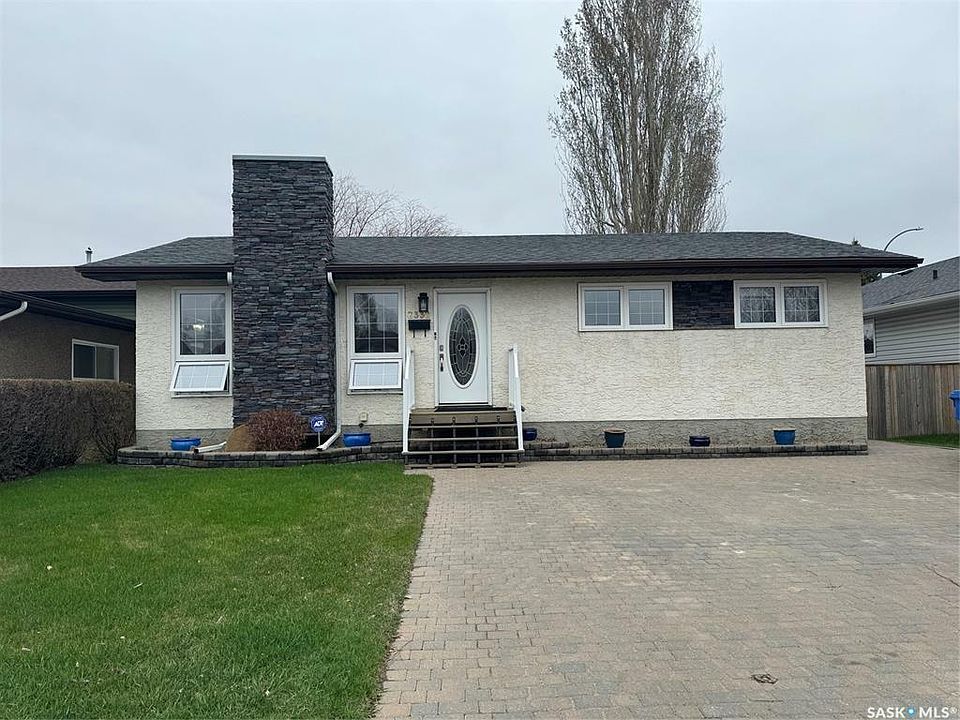 1st image of 2332 Hamelin St