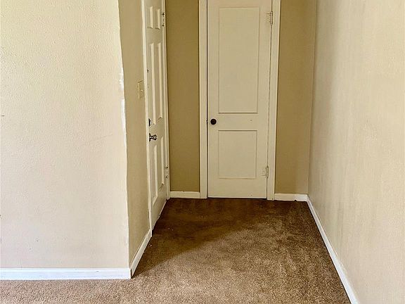 5th image of 415 E 7th St