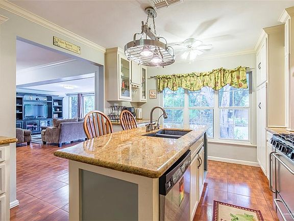 5th image of 405 Quince Cir