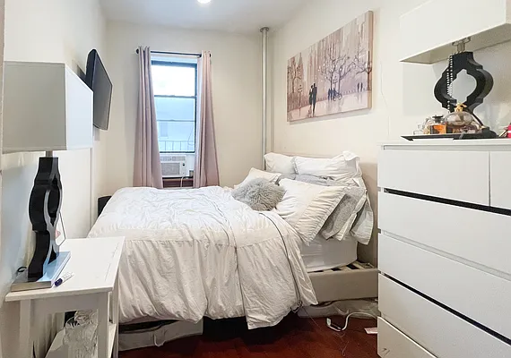 Rented by Kahen Properties | media 12