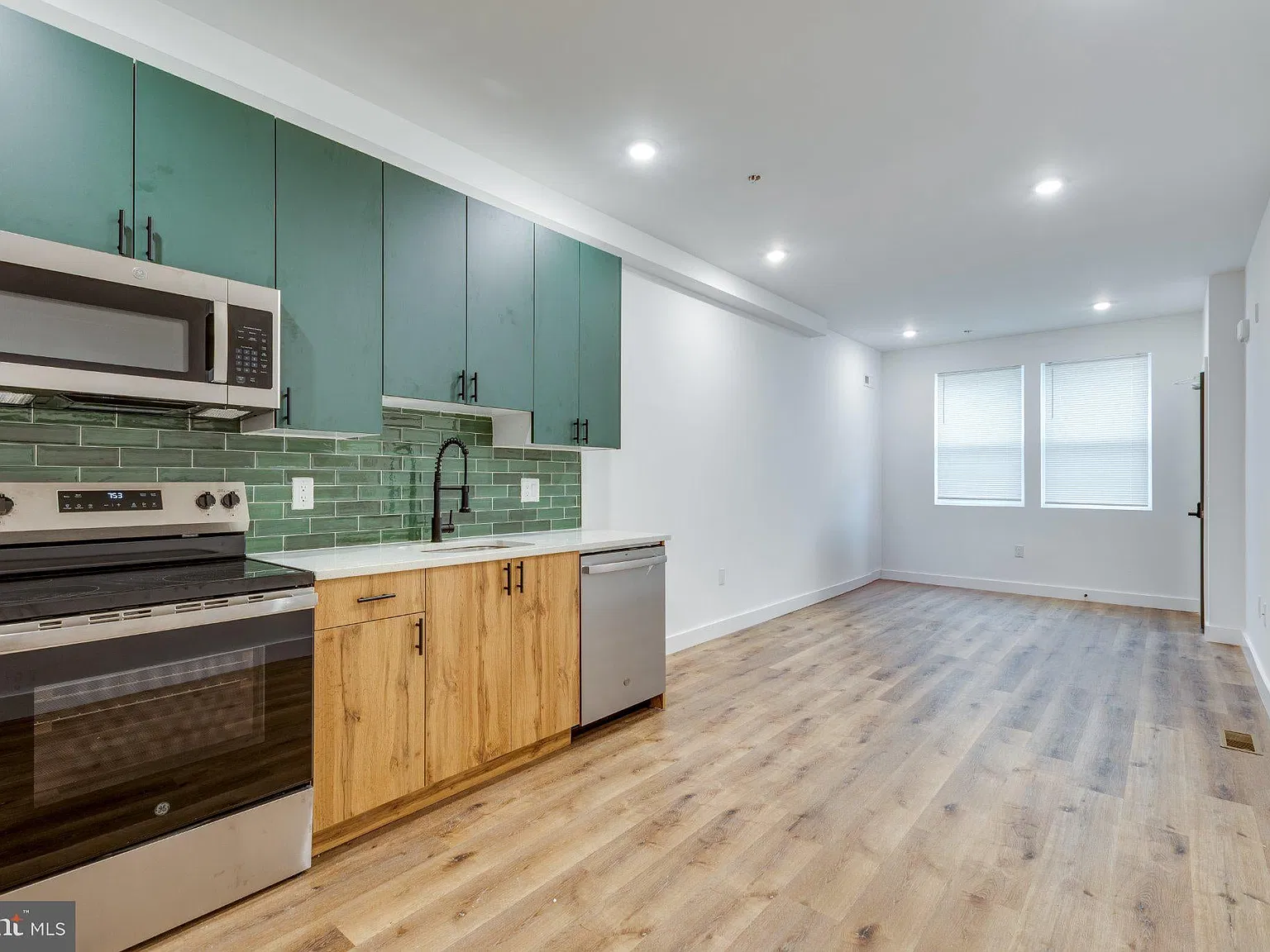 4 bed, 2000 sqft, $2,000 — Photo 4