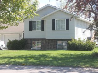 301 23rd St SE #1, Willmar, MN 56201