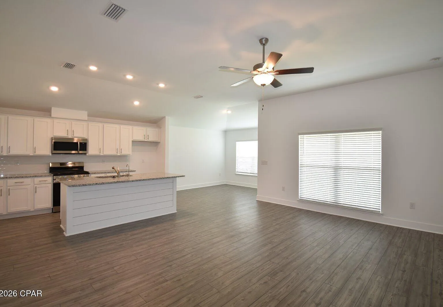 3 bed, 1564 sqft, $2,150 — Photo 2