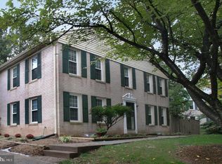 2400 Ansdel Ct, Reston, VA 20191