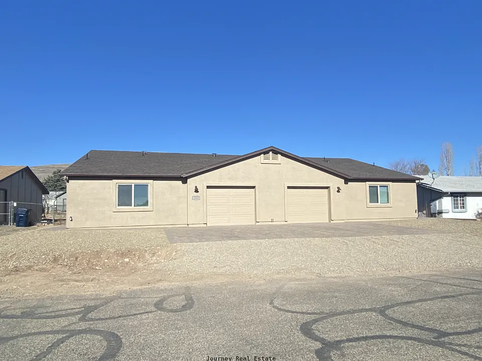 2868 N Superstition Ln