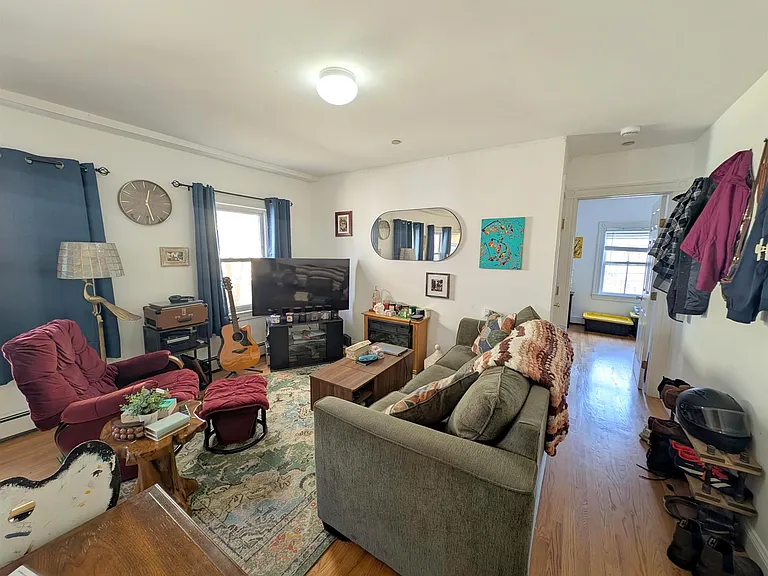 33 Roberts Rd #2L — Photo 2