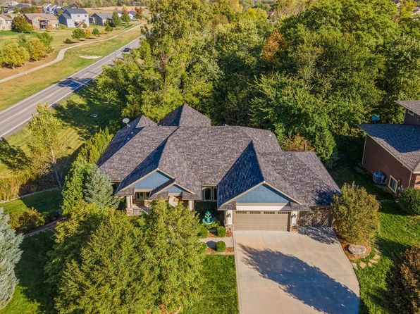 10625 NW 75th Pl, Johnston, IA 50131