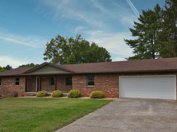 935 Devon Cir, Maryville, TN 37804