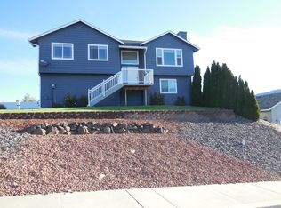 2520 Harvester Loop, East Wenatchee, WA 98802