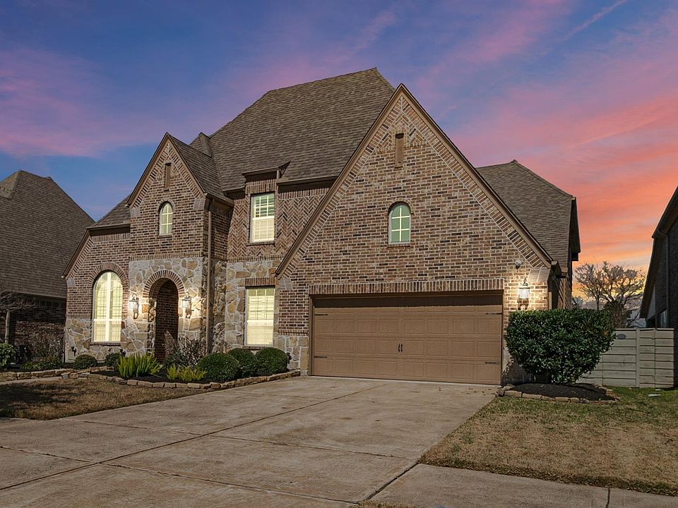 1st image of 2735 Maple Oak Ln