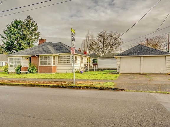 3rd image of 4015 NW Columbia St