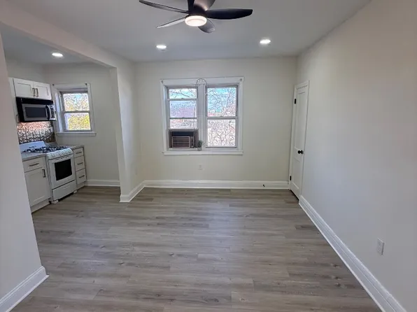 15 Washburn Ave APT 2, Brooklyn, MD 21225