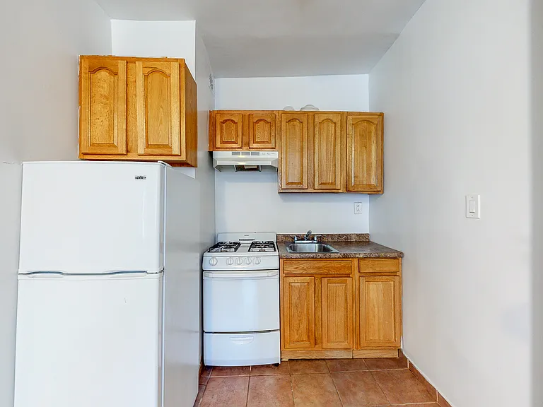 147 E 72nd St #5F — Photo 6