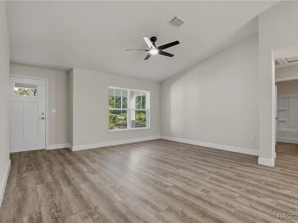 11240 W Dragonhead Dr, Crystal River, FL 34428