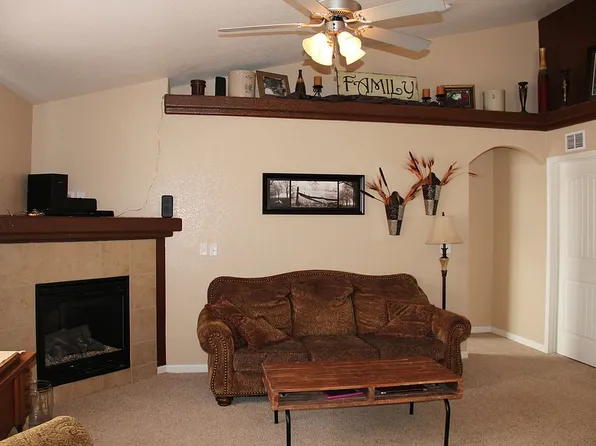 3711 Red Lodge Dr, Gillette, WY 82718