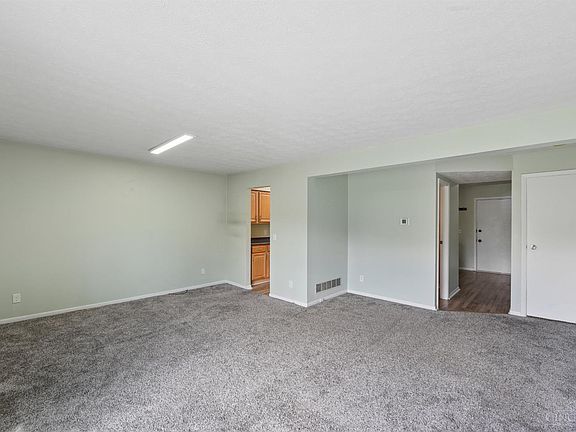 3rd image of 4974 Columbia Cir
