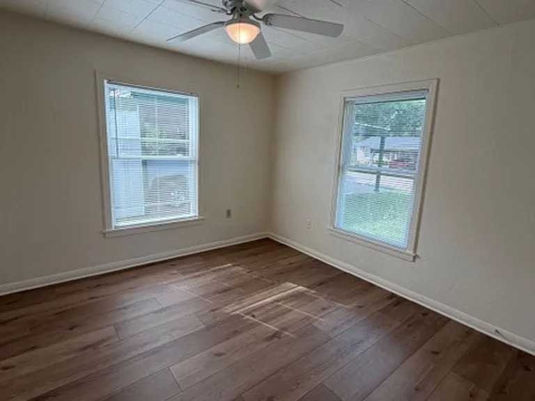 1913 Jeran Dr — Photo 2