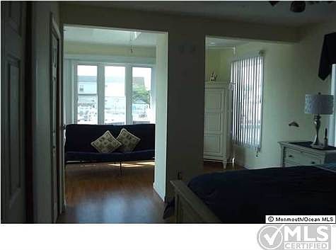 4th image of 17 Cayman Ave