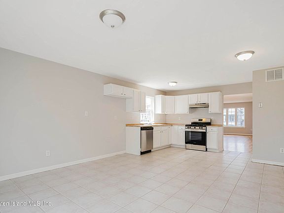 4th image of 15 Mann Ave #M