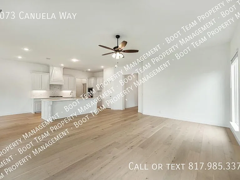 1073 Canuela Way — Photo 14