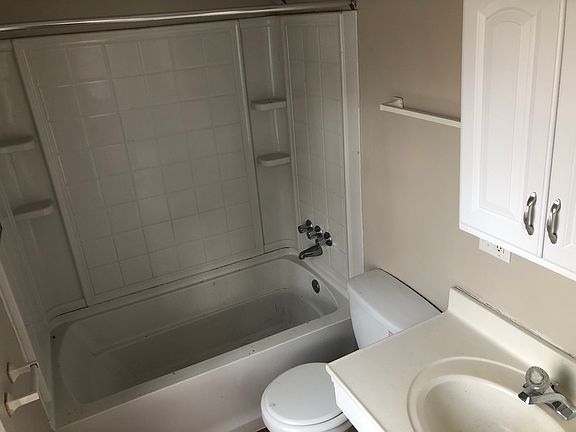 3rd image of 3026 E 125th St #2