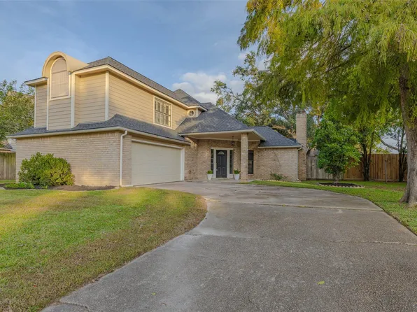 9810 Jockey Club Dr, Houston, TX 77065
