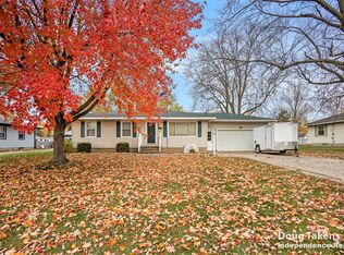 1129 Elmwood Dr, Jenison, MI 49428