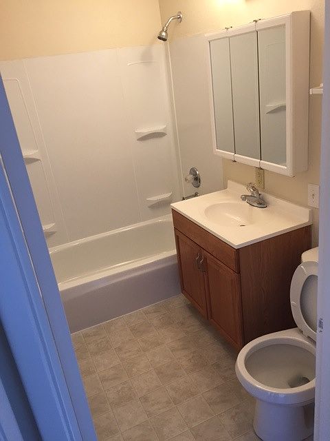 2nd image of 8711 S 114th St APT 5